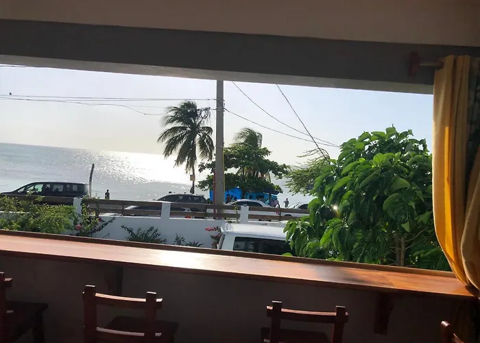 Airport Beach Hotel